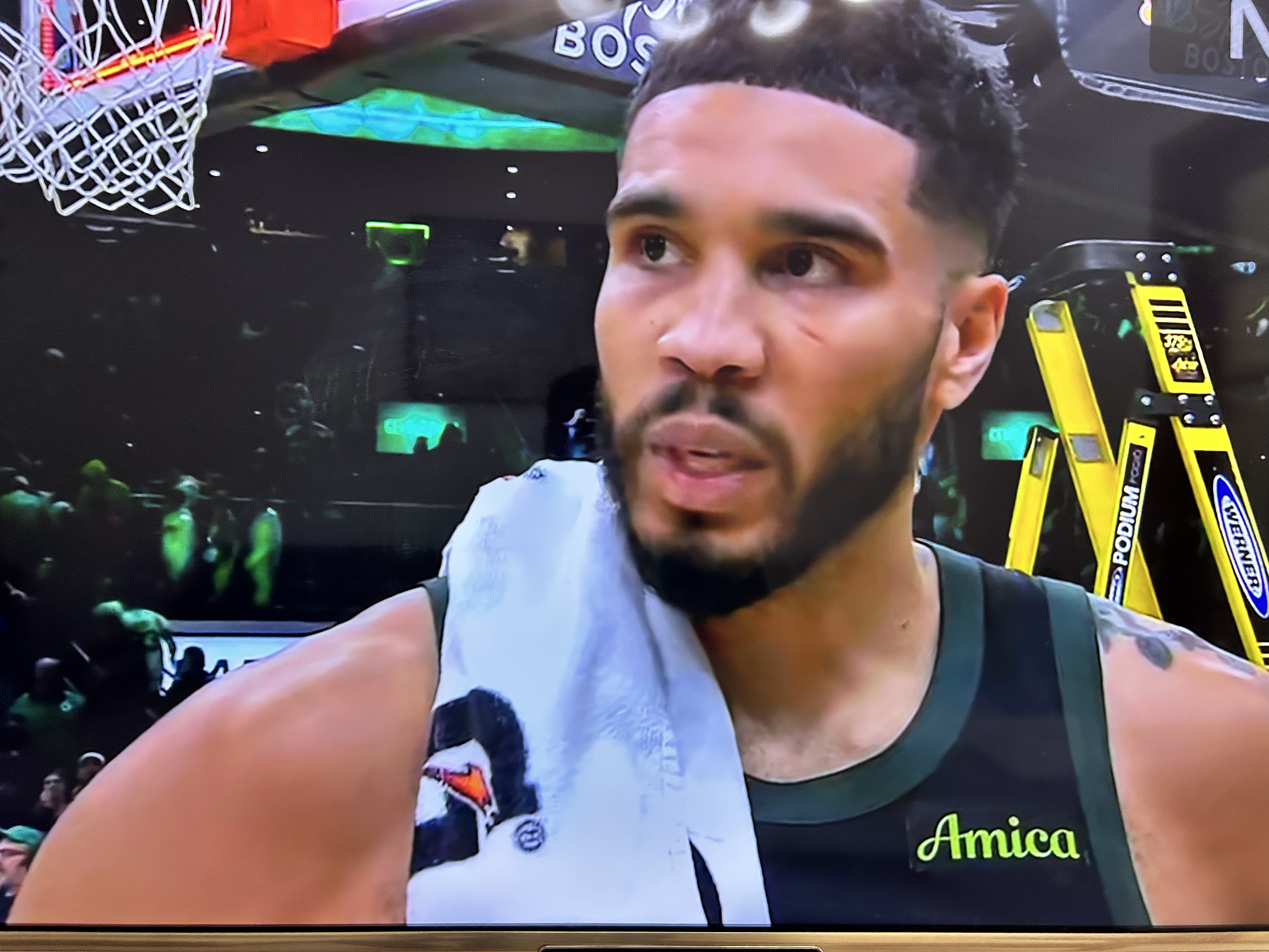 半岛体育 -塔图姆惊艳全场，杜兰特助攻爆棚，官方宣布新规逆转取胜！