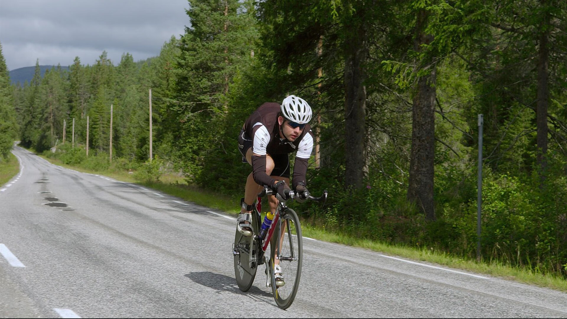 半岛体育官网 -萨拉赫在巴黎圣日耳曼比赛中精彩发挥，爆冷引发热议！